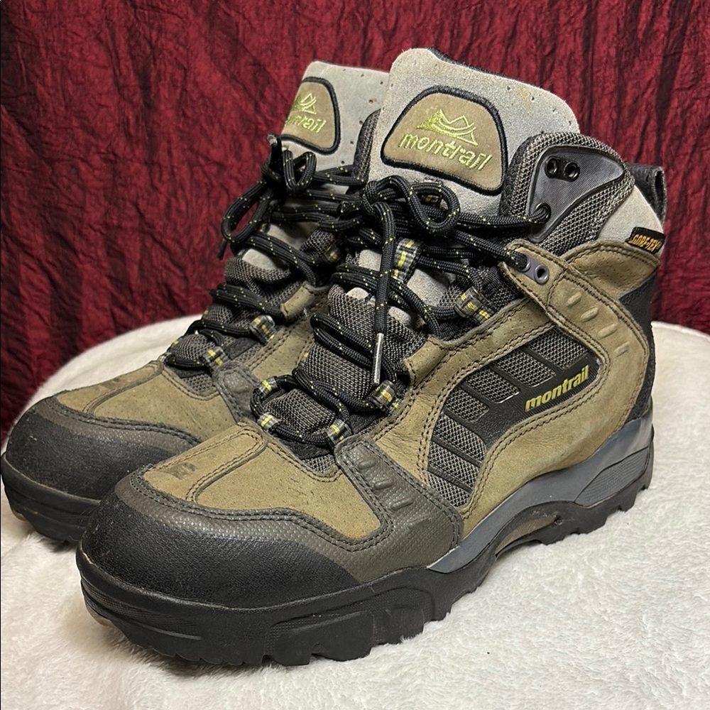 Gore-Tex Men's Hiking Boots - Black and Tan
